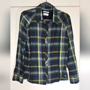 Columbia omni-wick button up plaid shirt